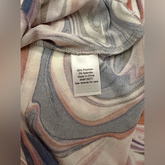 SO Women’s Juniors Marble Swirl Button Down Cinched Blouse Crop Top Size XL - Picture 9 of 14